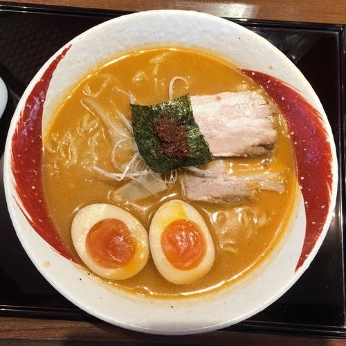 「海老秀味玉ラーメン（海老味噌）830円」@海老秀 関内さくら通り店の写真