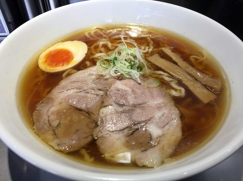 「らあめん（７００円）」@自家製麺 らあめん吟の写真