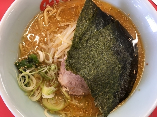 「特製味噌ラーメン 730円（もやし+110円）」@ラーメン山岡家 日立東金沢店の写真