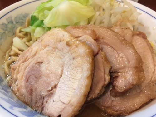 「豚増しらーめん（麺少なめ）」@らーめん陸の写真