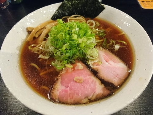 「中華そば(ネギ増し)800円＋ビール」@BASSO ドリルマンの写真