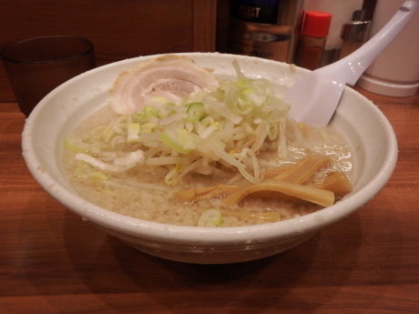 「しょうゆらーめん」@こってりらーめん なりたけ 池袋店の写真