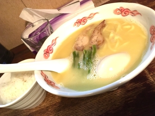 「鶏白湯らーめん(味玉)」@麺・酒処 ぶらりの写真