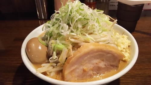 「味玉らーめん（にんにく・ねぎ）￥990」@ちばから 渋谷道玄坂店の写真