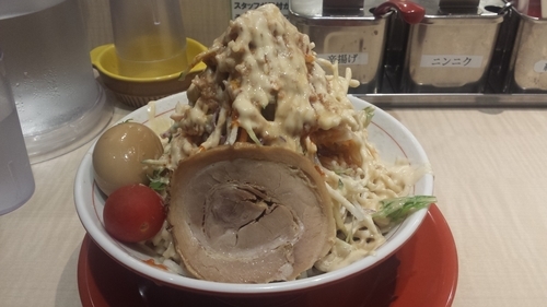 「【期間限定？】冷やし中華680円(大・ラーパス味玉)」@替玉千里眼 志木店の写真