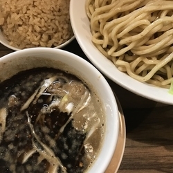 黒こってりつけめん、大盛りサービス、ごはんサービス