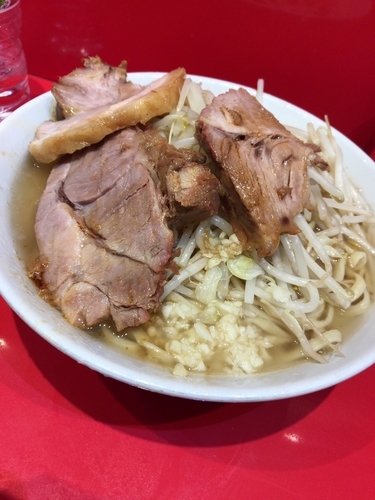 「ラーメン小（麺350g、豚130g）700円」@ラーメン二郎 西台駅前店の写真