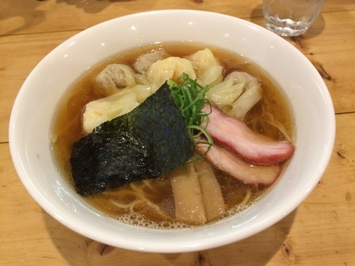 「特製ワンタン麺　黒」@支那そば 大和 稲荷町本店の写真