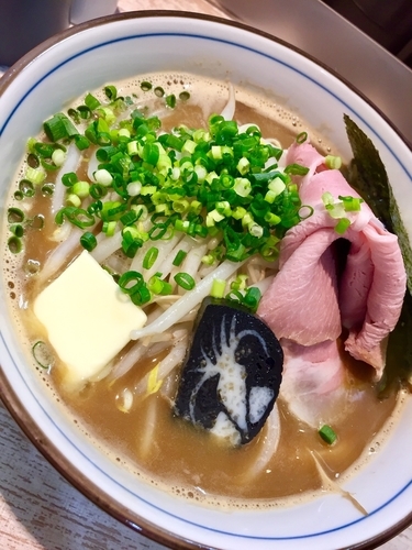 「【気まぐれ限定】イカ味噌バター ￥900」@中華そば 四つ葉の写真