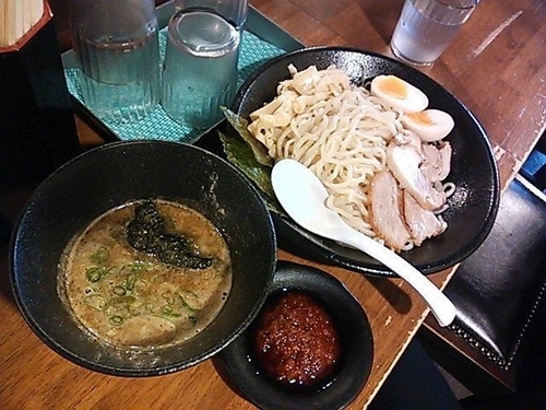 「特製濃厚煮干しつけめん＋辛味噌」@煮干しラーメン 麺匠 春晴の写真