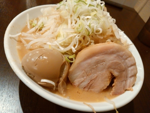 「ミニらーめん味玉」@ちばから 渋谷道玄坂店の写真