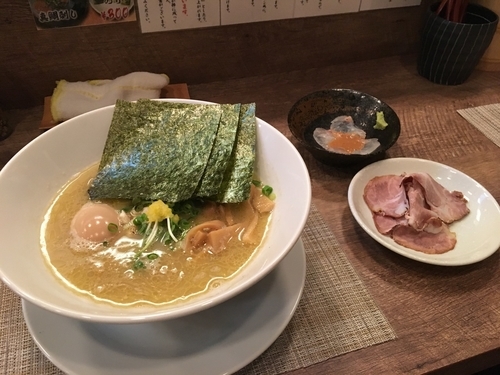 「鯛塩ラーメン 濃厚 狐狸盛り」@狐狸丸の写真