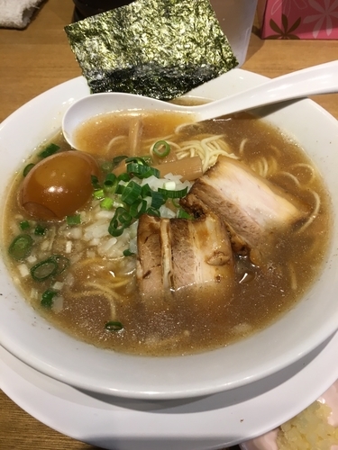 「煮干しそば + 味玉」@鼈の写真