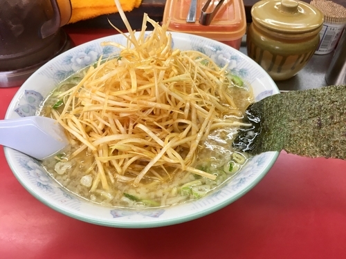「ラーメン(カタ、カラ) ¥0+ネギ¥150+ニンニク¥50」@MURAYAMAホープ軒 本店の写真
