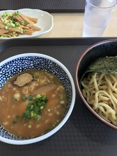「魚介豚骨つけ麺」@豚骨一燈 沖縄あしびなー店の写真