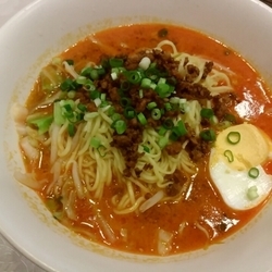 本場汁有り担担麺セット　880円