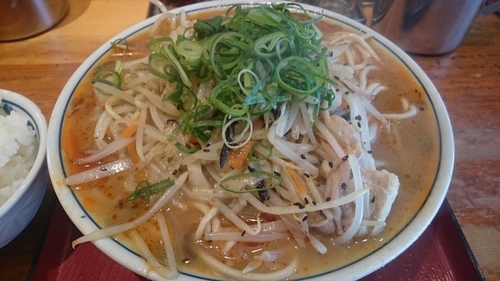 「カレーたんめん（980円）＋ライス（0円）」@らあめん 渋谷三丁目の写真