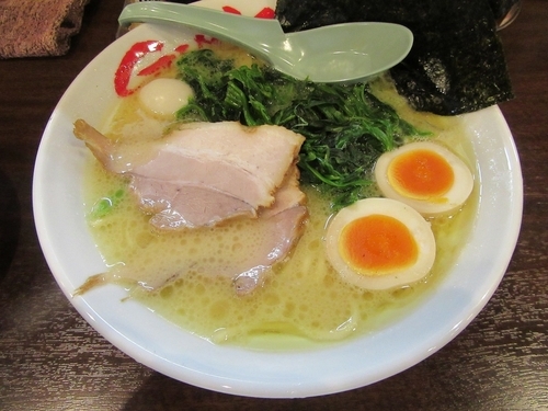 「吟得醤油ラーメン（９２０円）＋麺マシ９０円＋チャー丼」@横浜家系ラーメン 吟家 花見川店の写真