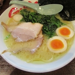 吟得醤油ラーメン（９２０円）＋麺マシ９０円＋チャー丼