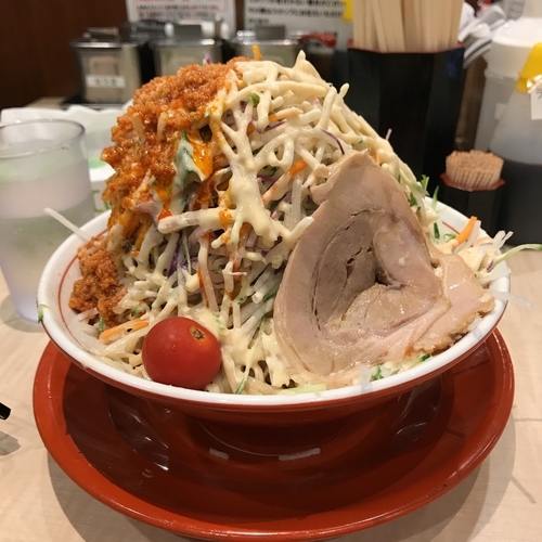 「冷やし中華ヤサイマシマシ 大」@替玉千里眼 志木店の写真