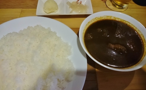 「黒のべっぴんカシミールカリー(4辛)　880円」@カリー＆ワイン ビストロ べっぴん舎 お茶の水店の写真