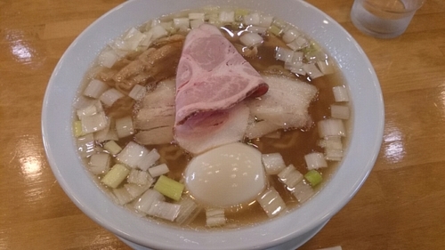 「淡麗塩中華そば＋味玉」@自家製中華そば 麺の虜の写真