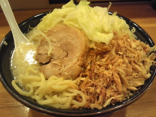 「塩ラーメン（並）￥840・フライドオニオン￥100」@麺 たなかの写真
