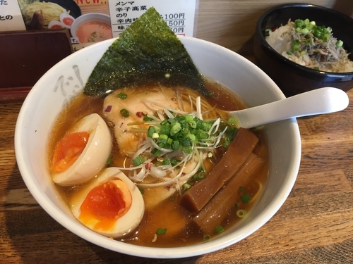 「味玉チャーシュー麺（醤油）」@でびっと 中延店の写真