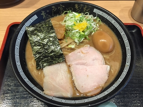 「濃厚味玉中華そば」@松戸富田製麺 ららぽーとTOKYO-BAY店の写真