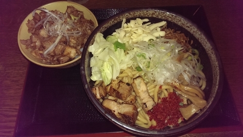 「まぜそば大盛、チャーシュー丼」@つけそば 九六の写真