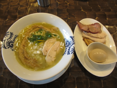 「特級純鶏そば 1,000円」@特級鶏蕎麦 龍介の写真