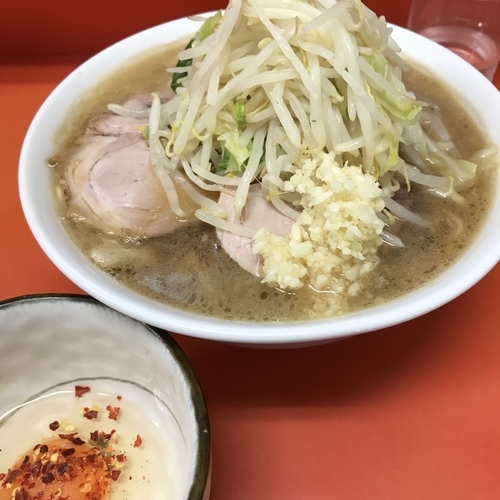 「半分固め脂少なめ たまご」@ラーメン二郎 神田神保町店の写真