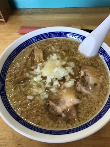 「ラーメン➕大盛➕麺固め➕背脂多め」@前足ラーメン かくれがの写真