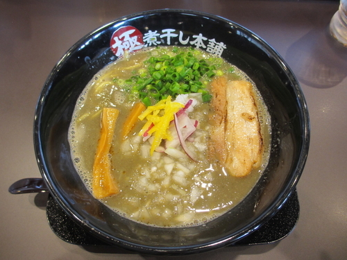 「極濃煮干しラーメン 820円」@極煮干し本舗 荒川沖店の写真