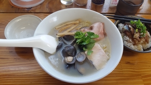 「しじみそば+イワシ丼」@中華そば よしかわの写真