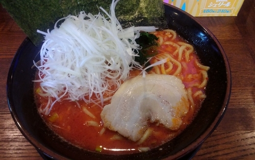 「赤辛ネギラーメン」@横浜家系ラーメン 順吉家の写真