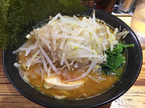 「赤味噌ラーメン  830円＋もやし50円」@壱八家 戸塚店の写真