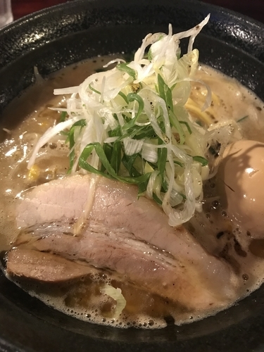 「味玉豚骨味噌ラーメン（¥880）」@豚骨ラーメン じゃぐら 高円寺店の写真