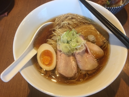 「川越醤油ラーメン 鶏 750円」@寿製麺よしかわ 川越店の写真