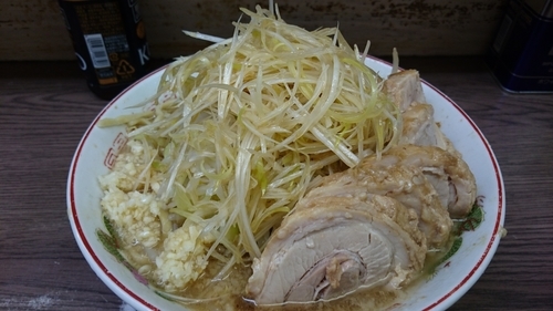 「小ぶた+ネギ ニンニクマシ」@ラーメン二郎 横浜関内店の写真