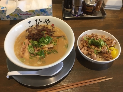「川越醤油豚骨ラーメン 半チャーシュ」@川越らーめん こひやの写真