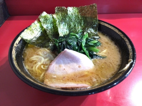「ラーメン中盛り」@家系総本山 ラーメン吉村家の写真