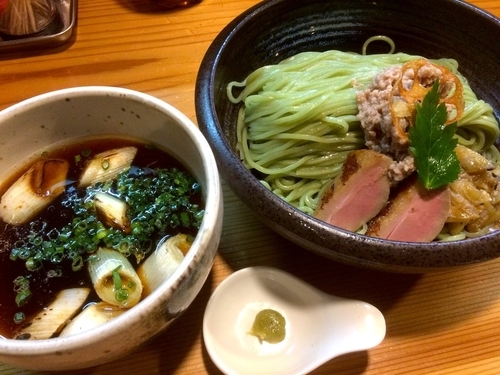 「京鴨つけそば（850円）【期間限定】よもぎ麺ver」@はりけんラーメン 南店の写真