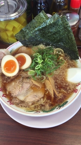 「特製醤油 厳選全部のせラーメン」@ラーメン魁力屋 弘明寺店の写真
