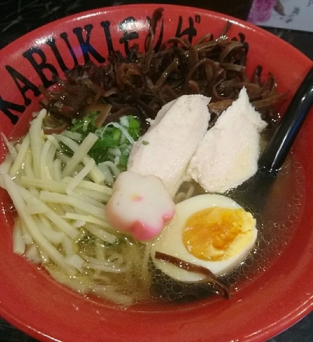 「あっさり鶏塩キクラゲ増ラーメン」@KABUKIモンばぁやの写真