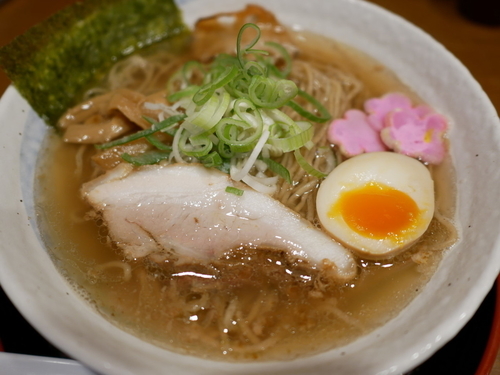 「塩中華そば」@かくれ麺家 SAREDO 忍ばずの写真