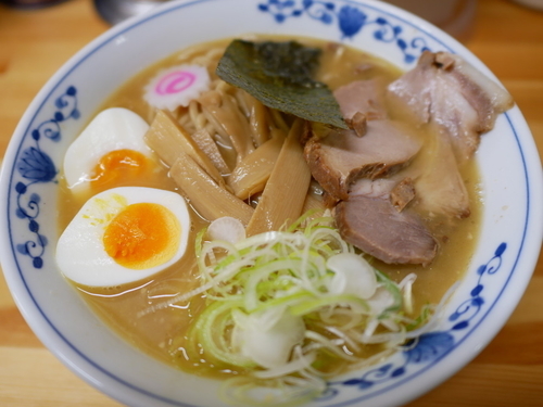 「中華そば 黒麺 麺硬め」@製麺所 大勝軒の写真