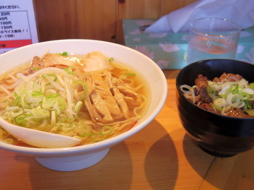 「牛骨醤油ラーメン」@ラーメン来香の写真