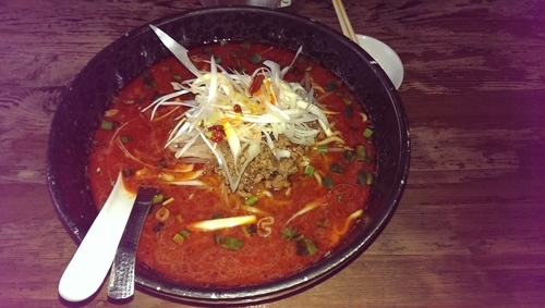 「辛辛麺、大盛、激辛」@横濱家 鶴川店の写真