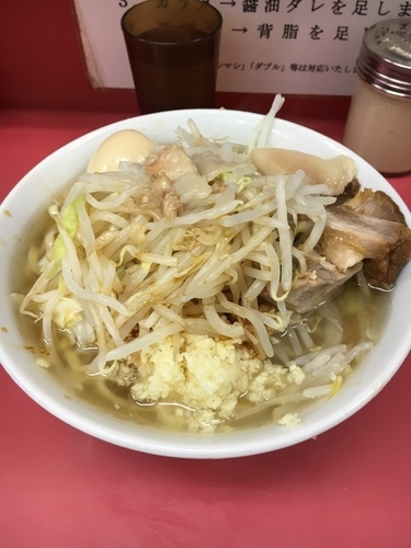「小ラーメン➕煮玉子➕ニンニク➕カラメ ➕アブラ」@ラーメン二郎 小岩店の写真